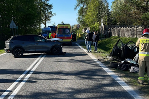 Wypadek w miejscowości Lechówek. Trzy osoby, w tym dwoje dzieci w szpitalu