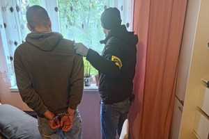 Pomocnik „policjanta” za kratkami. Odebrał od seniorów 60 tysięcy