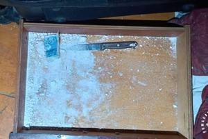 Trzy osoby z narkotykowymi zarzutami i amfetamina w policyjnym laboratorium