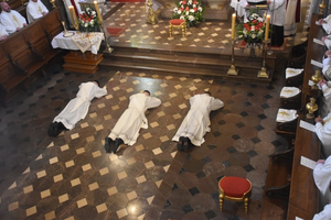 [FOTO] Diecezja kielecka ma trzech nowych kapłanów