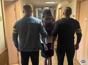 Mieszkańcy alarmowali o podejrzanym mężczyźnie. Został zatrzymany, zabezpieczono treści pornograficzne