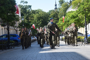 [FOTO, WIDEO] Żywa lekcja historii. Kadrówka dotarła do Kielc