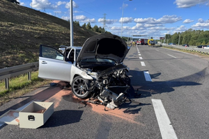 Groźna kolizja na S7 w Suchedniowie. Interweniował śmigłowiec LPR