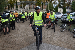 Ruszyli na Święty Krzyż na czele z biskupem Marianem Florczykiem