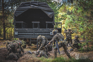 [ZDJĘCIA] Za świętokrzyskimi terytorialsami wymagające szkolenie w Nowej Dębie