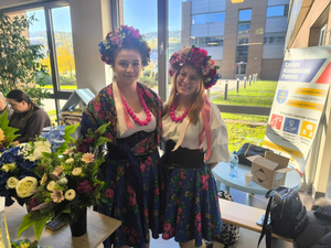 [FOTO] Kiermasz stroików i wiązanek w Starostwie Powiatowym w Kielcach