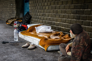 Robi się coraz chłodniej, strażnicy miejscy kontrolują miejsca przebywania osób bezdomnych