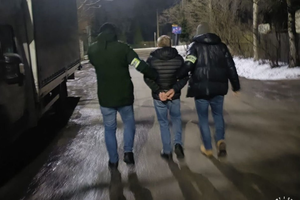 Żył w ukryciu prawie 20 lat. Wpadł dziś