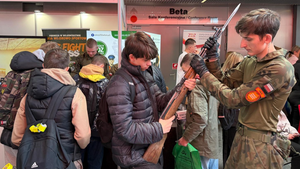 „Fach w ręku – to się opłaca”. Tłumy młodzieży w Targach Kielce