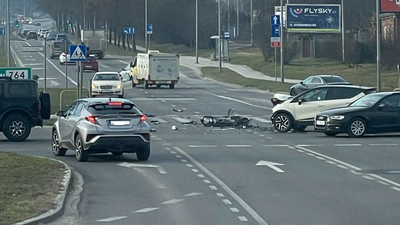 Wjechała na czerwonym świetle i doprowadziła do kolizji