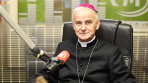 Biskup Marian Florczyk: Zmartwychwstały Jezus otworzył nam drogę do Nieba