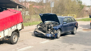Kompletnie pijany spowodował kolizję. Kierująca drugiego auta też nietrzeźwa