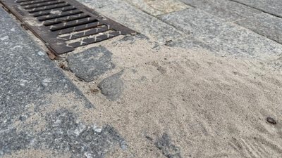 Kielce toną w pozimowym piachu. MZD reaguje