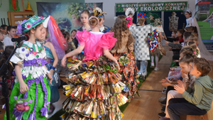 Dzieci wiedzą, jak dbać o środowisko. II konkurs mody ekologicznej