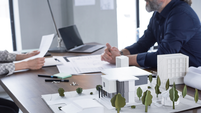 Nowoczesna infrastruktura wokół domu i firmy - jakie systemy warto zaplanować już na etapie inwestycji?