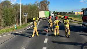 Wypadek na drodze krajowej. Droga jest zablokowana