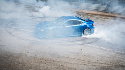 Widowiskowy drift i „palenie gumy”. Targi Kielce zapraszają na Rotinger Dub It Festival
