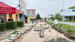 Nowa ścieżka rowerowa powstaje na naszych oczach. Trwają pracę przy ulicy Sandomierskiej