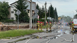 Uszkodzony gazociąg przy ul. Hubalczyków w Kielcach. Ewakuowano mieszkańców