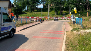 Wypadek z udziałem pociągu i ciężarówki w Zagnańsku 