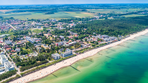 Wakacje 2026 nad polskim morzem. Mielno i jego walory wypoczynkowe