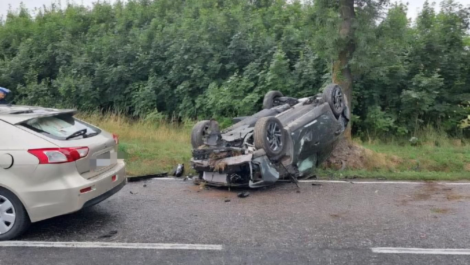 Groźny wypadek w Skorzeszycach. Dzieci trafiły do szpitala