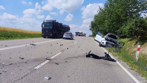 Dwa zdarzenia drogowe w Baćkowicach. Motocyklista w szpitalu