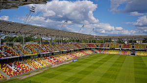 Stadiony Korony już żółto-czerwony