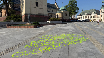 Akt wandalizmu na Placu NMP. Policja szuka sprawcy