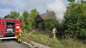Pożar domu w Kielcach. Strażacy w akcji