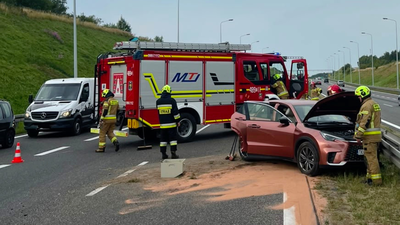 Zderzenie dwóch aut na trasie S7