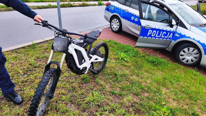 Nastolatek na crossie bez uprawnień, a pojazd bez ubezpieczenia