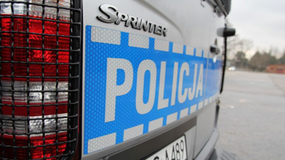 Siekiera w ręku, atak na policjanta i groźby. 58-latek w więzieniu