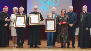Medal dla wszystkich wspierających misje w diecezji kieleckiej